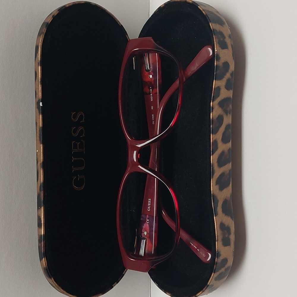 Guess frames and case